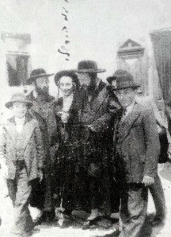 Rabbi Avraham Abish Horowitz, Chief Rabbi of Krule, with his son Rabbi Shmuel Tzvi Horowitz of Spinka from Williamsburg