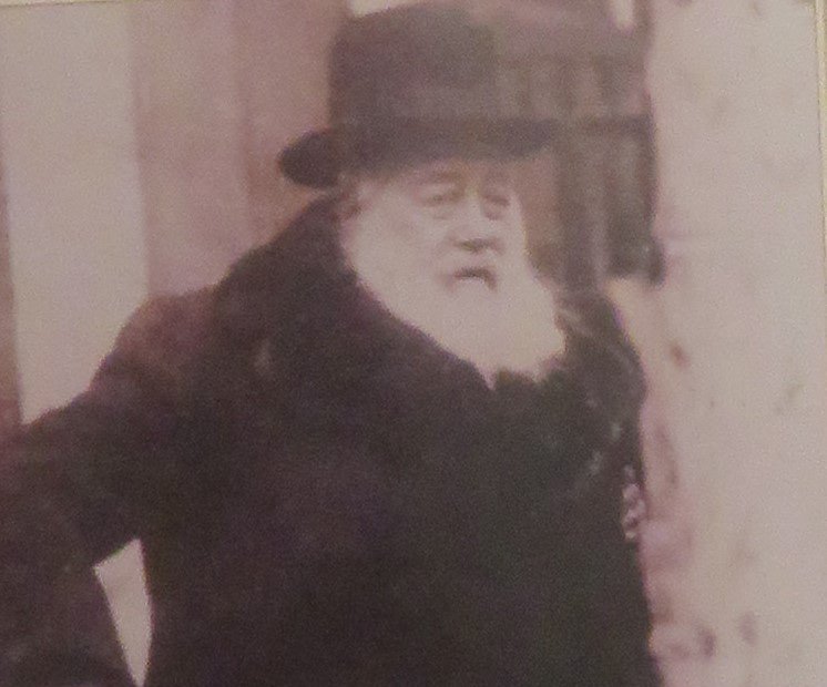 Rabbi Avraham Yehoshua Heshel Friedman of Madzhud with Rabbi Yitzhak of Bohush and son-in-law Rabbi Menachem Nachum from Shtapinašt