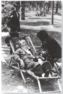 Rabbi Avraham Grodzinski in a Health Resort